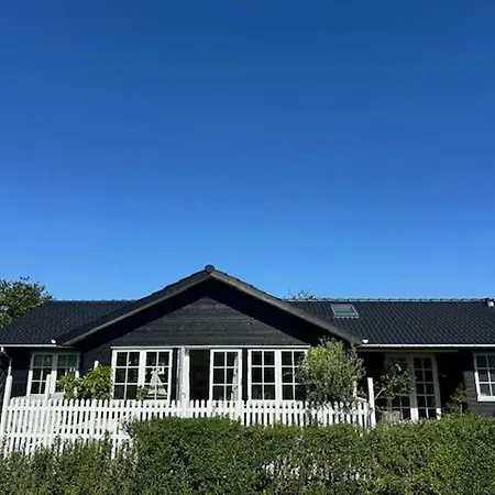 別荘 Stylish Summer House By Knudshoved Lighthouse