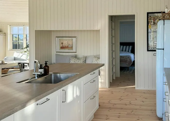 Stylish Summer House By Knudshoved Lighthouse ニュボー