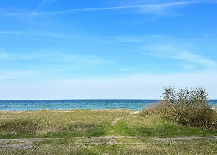 Stylish Summer House By Knudshoved Lighthouse ニュボー