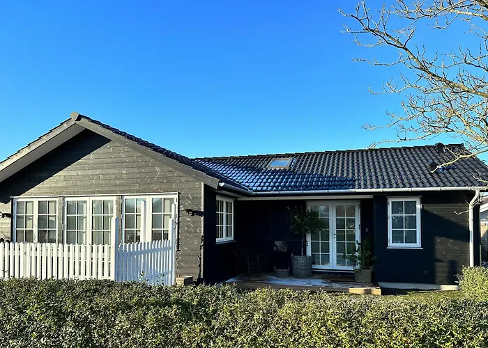 Stylish Summer House By Knudshoved Lighthouse 別荘 *